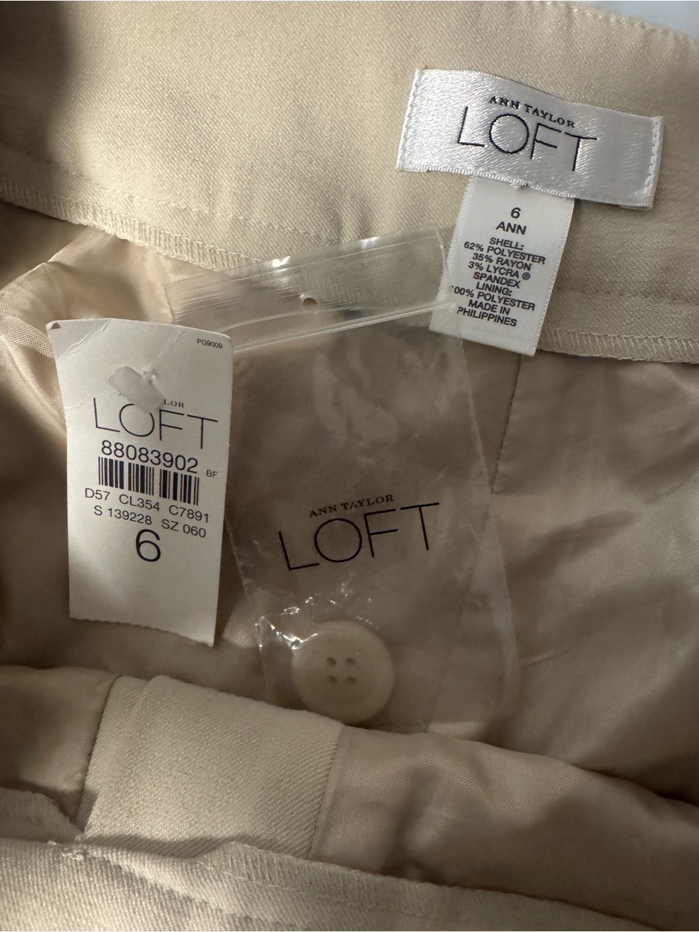 *LOFT Wide Leg Pants in Light Beige/Cream - Picture 3 of 3